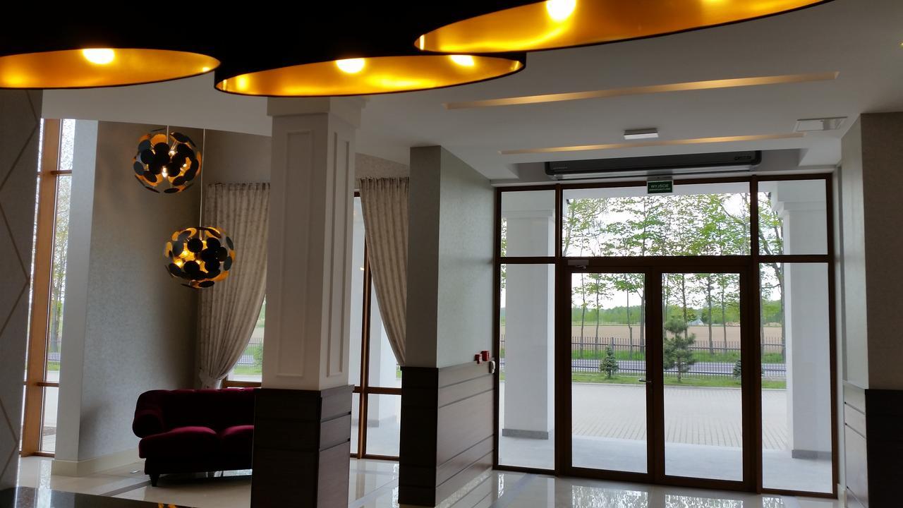 Hotel Cztery Pory Roku Бельск-Подляски Экстерьер фото