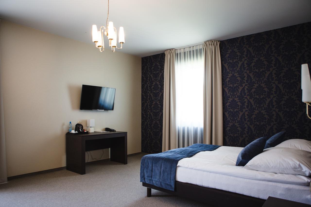 Hotel Cztery Pory Roku Бельск-Подляски Экстерьер фото