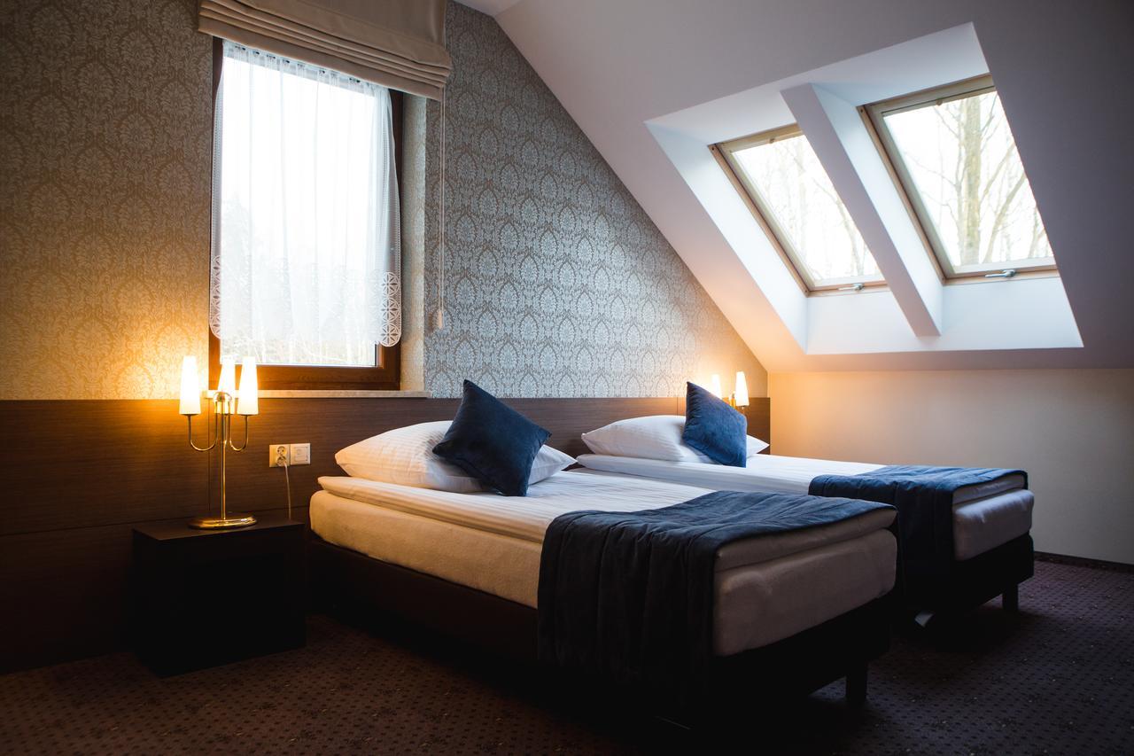Hotel Cztery Pory Roku Бельск-Подляски Экстерьер фото